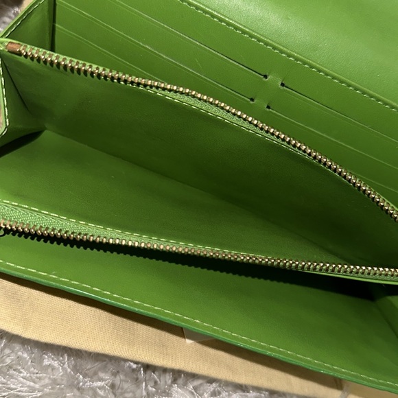 Louis Vuitton Sarah Wallet Monogram Vernis Vert Tonic - Picture 7 of 17